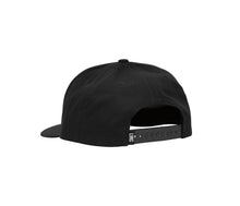 color: black ~ alt: chain box hat